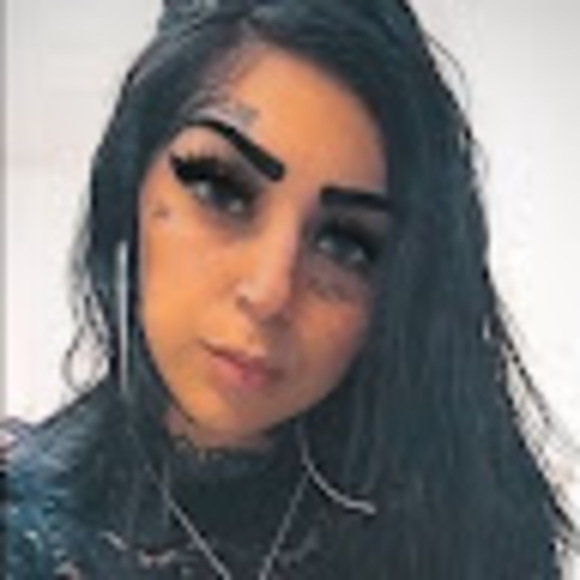 Meet your Posher, Mariana - Picture 1 of 1